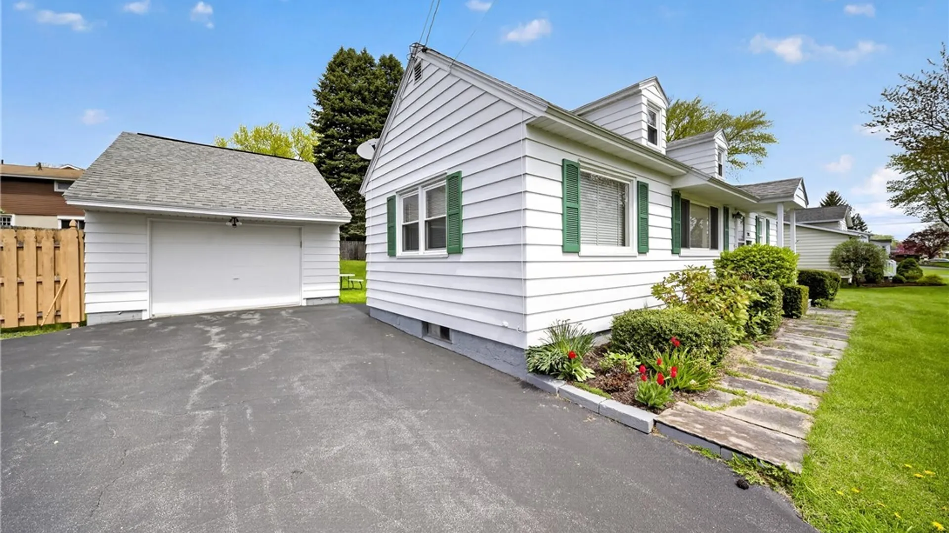 Property at 203 Chestnut Heights Drive, Salina, NY 13088 4