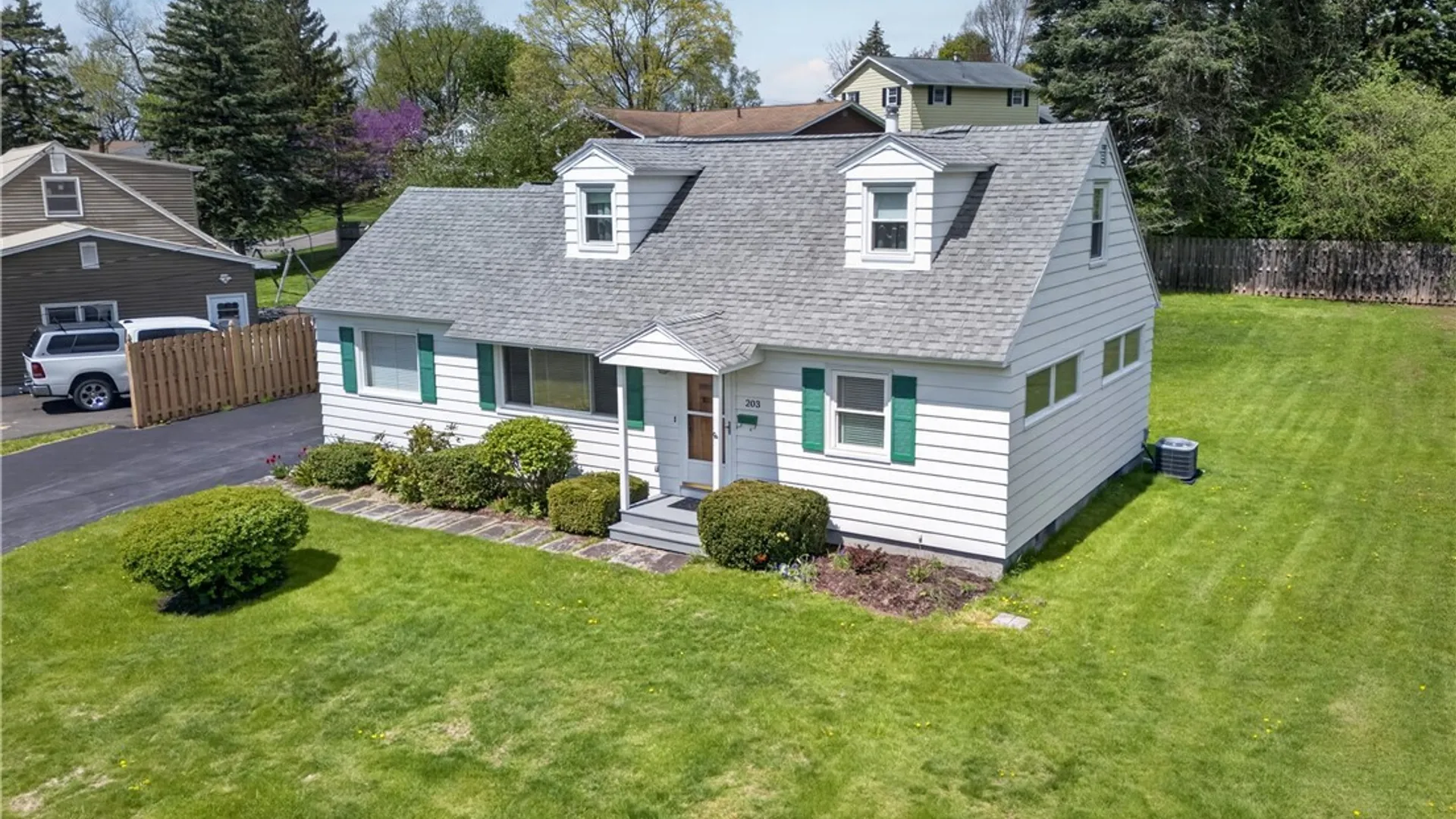 Property at 203 Chestnut Heights Drive, Salina, NY 13088 5