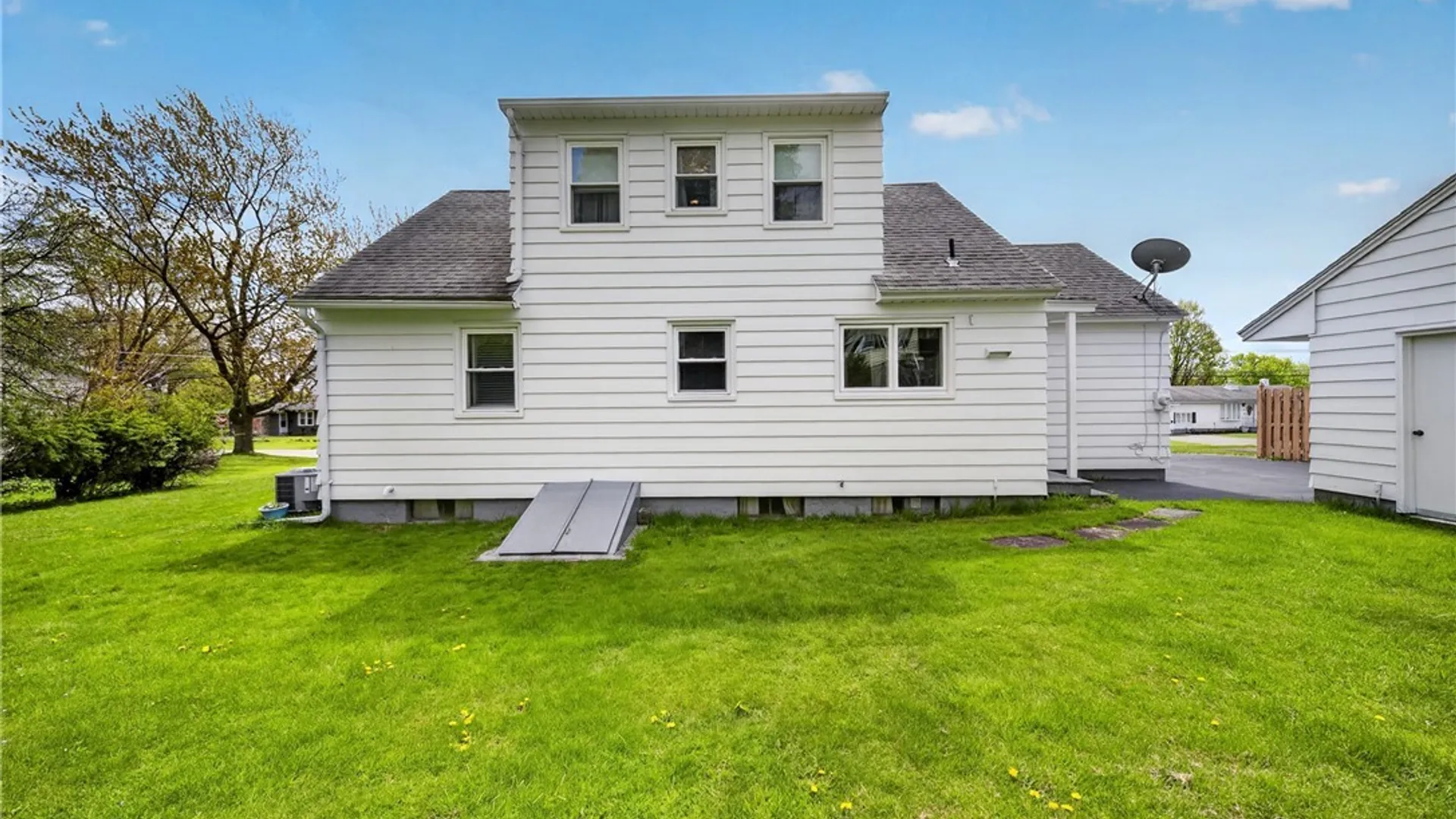 Property at 203 Chestnut Heights Drive, Salina, NY 13088 8