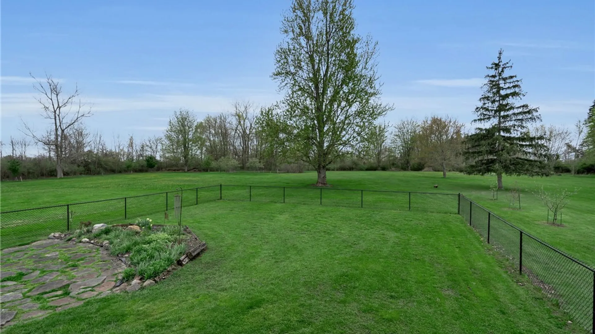 Property at 9848 Chestnut Ridge Road, Royalton, NY 14105 9