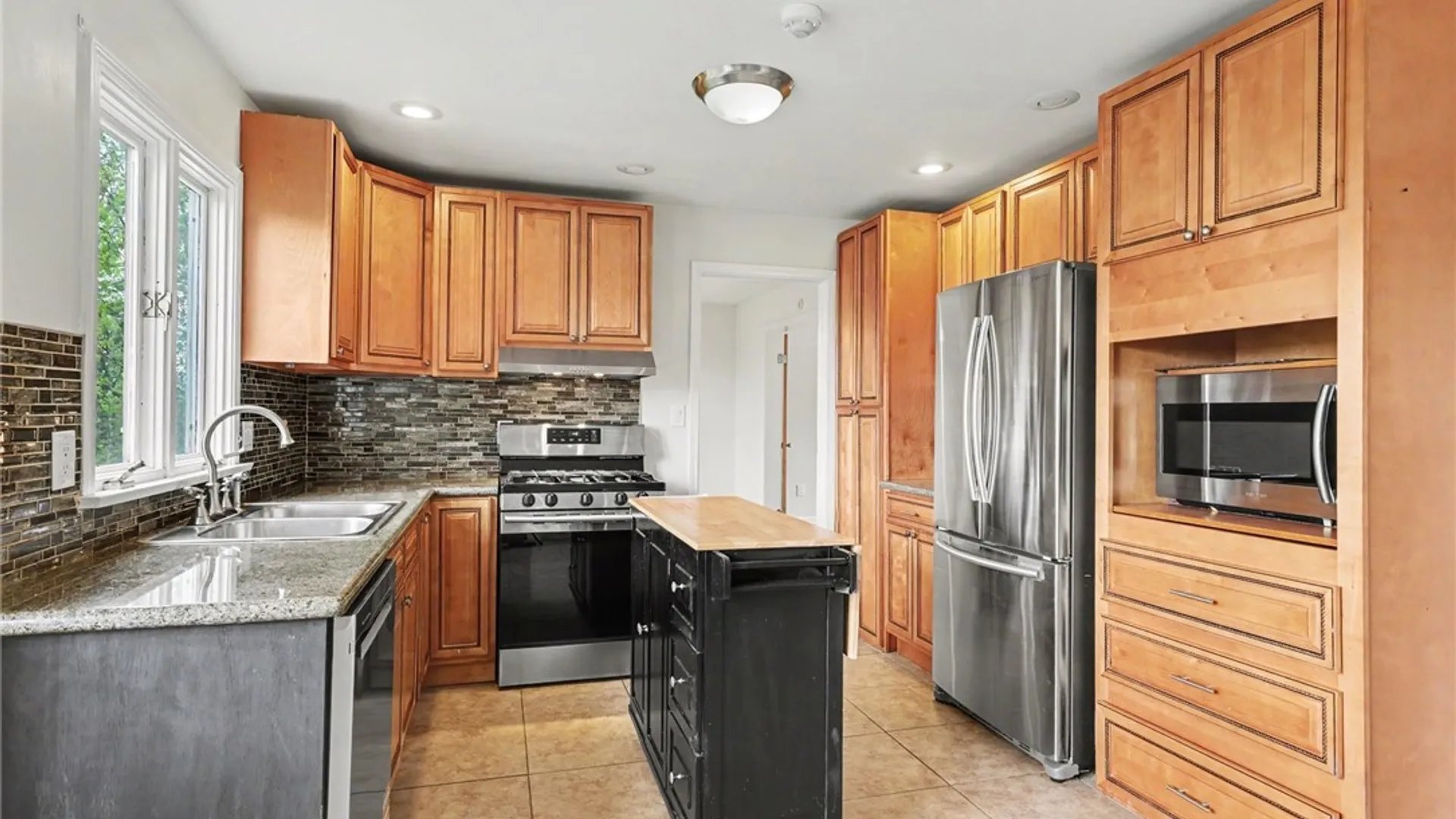 Property at 51 Selborne Chase, Perinton, NY 14450 13