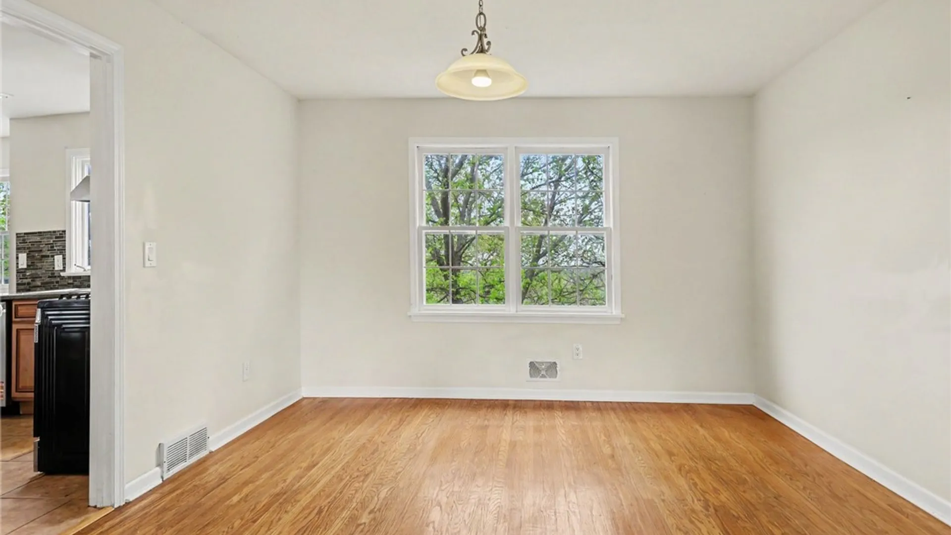 Property at 51 Selborne Chase, Perinton, NY 14450 16