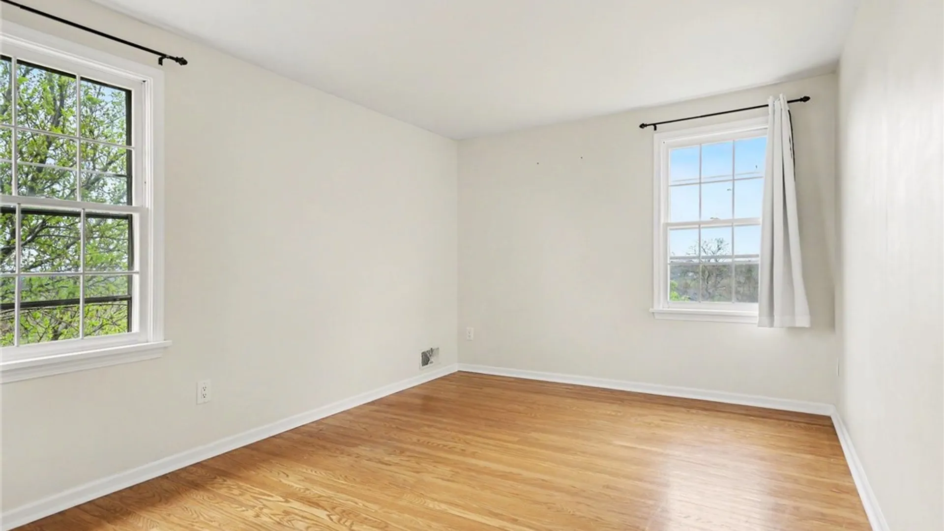 Property at 51 Selborne Chase, Perinton, NY 14450 23