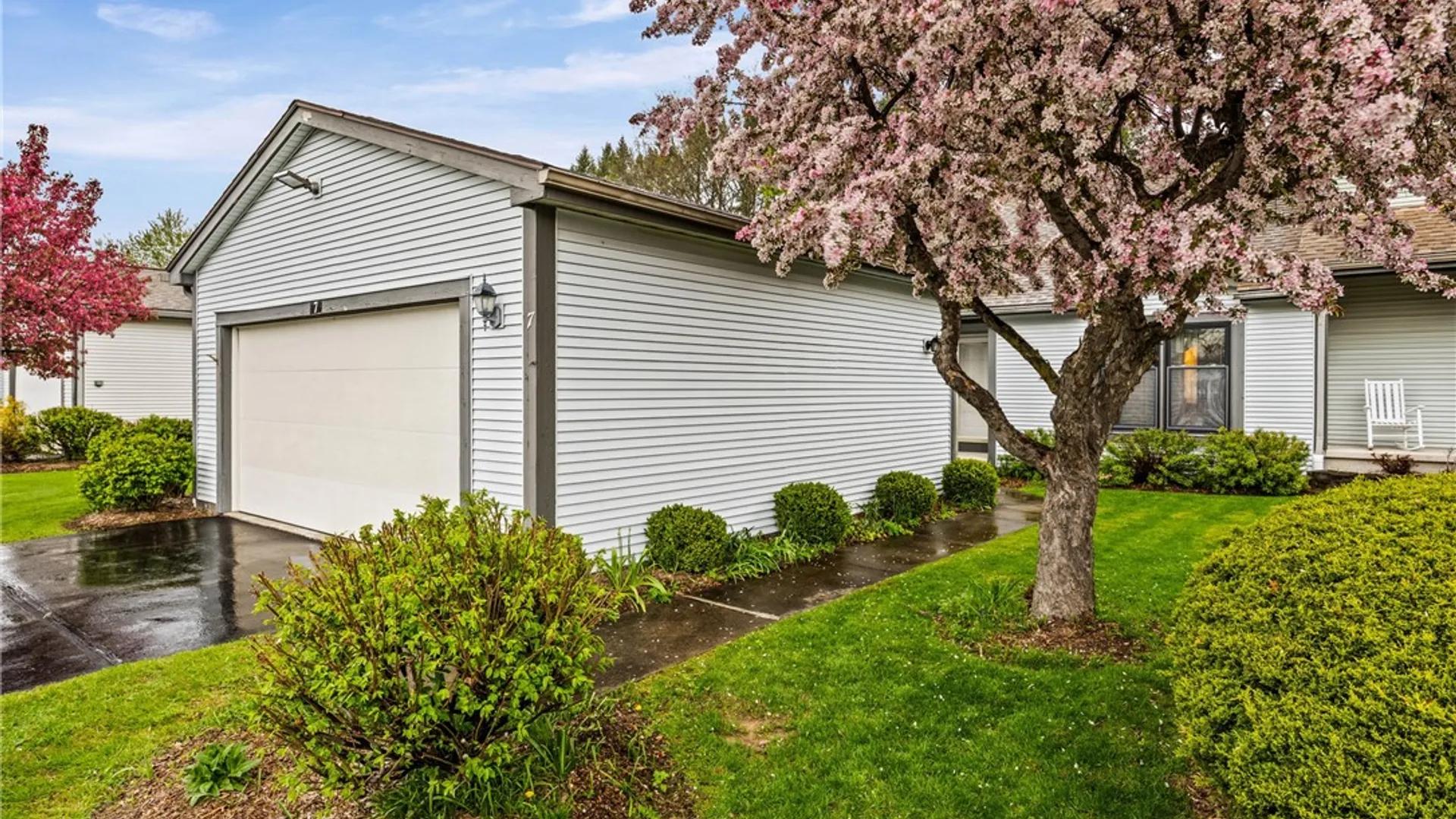 Property at 7 Midlakes Drive, Canandaigua City, NY 14424 2