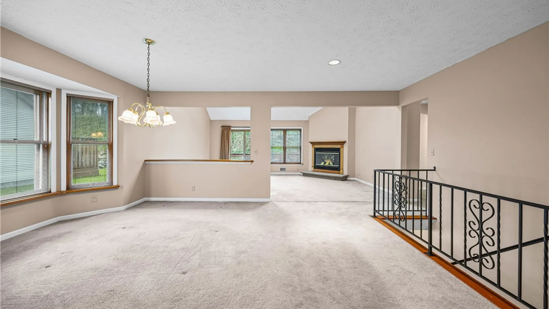 Property at 7 Midlakes Drive, Canandaigua City, NY 14424 7