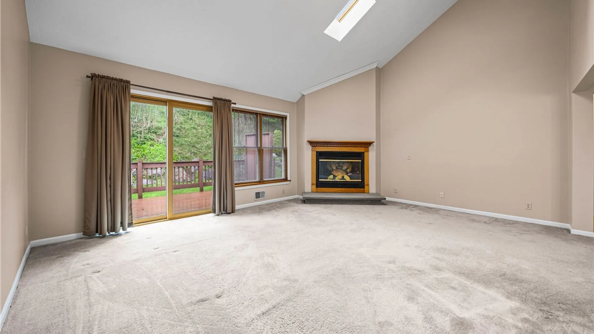 Property at 7 Midlakes Drive, Canandaigua City, NY 14424 8