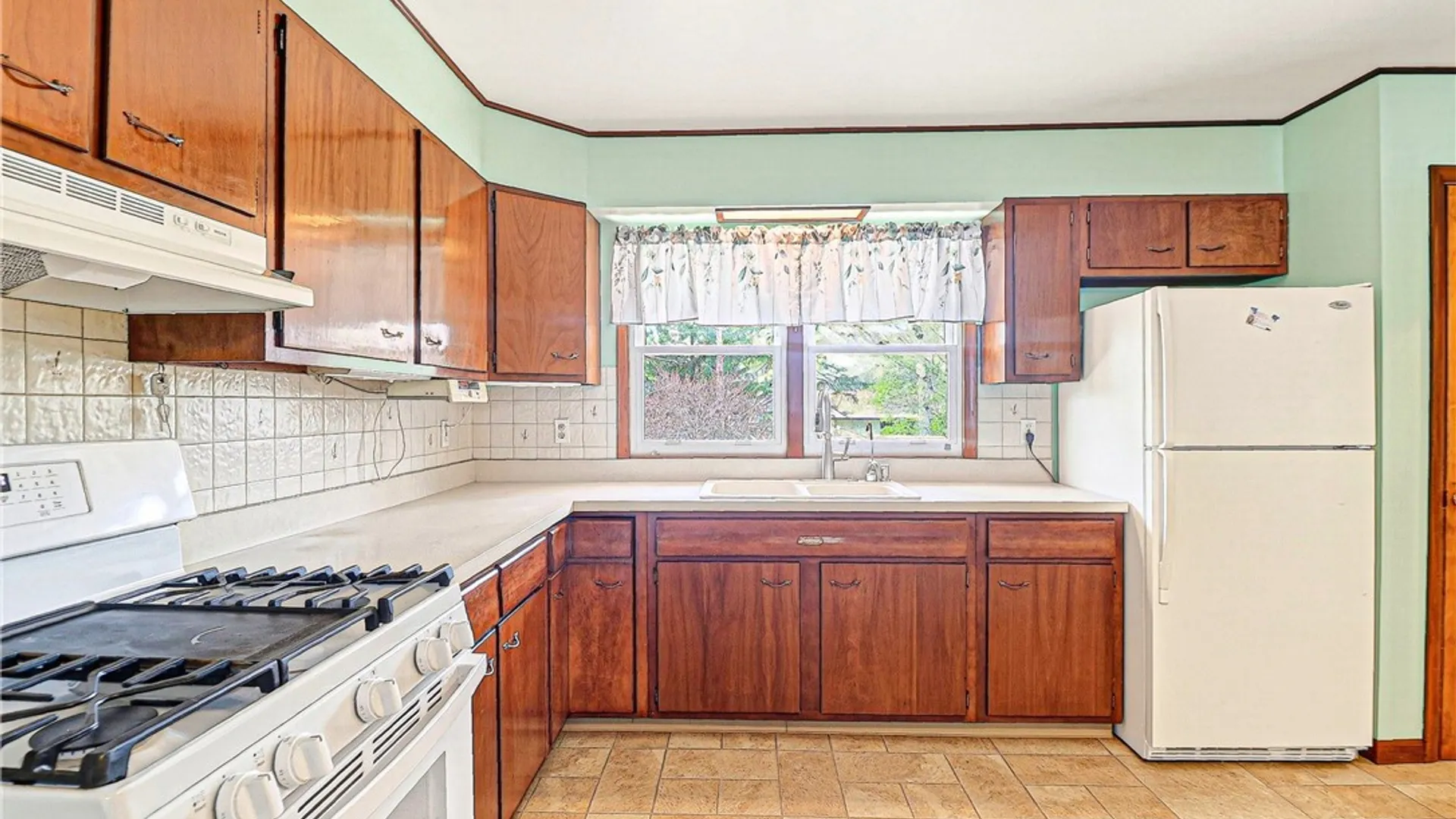 Property at 21 Marilyn Drive, Whitestown, NY 13492 17