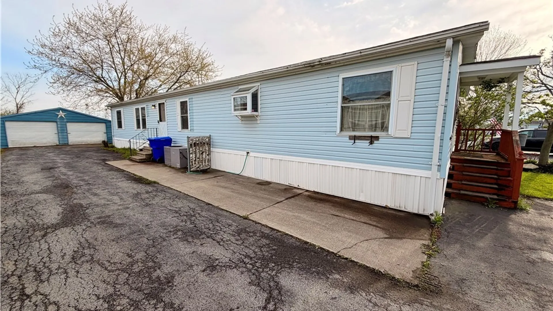 Property at 1009 Ridgewood, Lockport Town, NY 14095 25