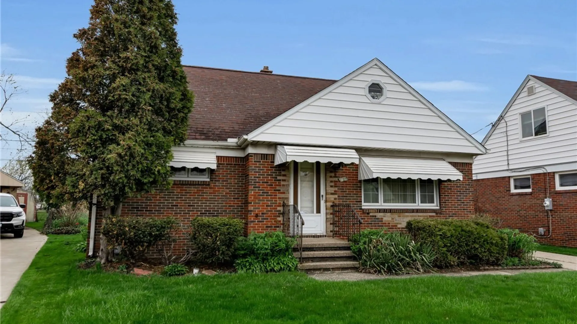 Property at 86 Laurentian Drive, Cheektowaga, NY 14225 2