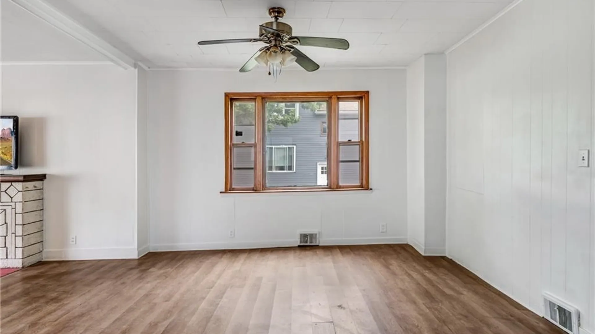 Property at 235 Courtland Avenue, Buffalo, NY 14215 12