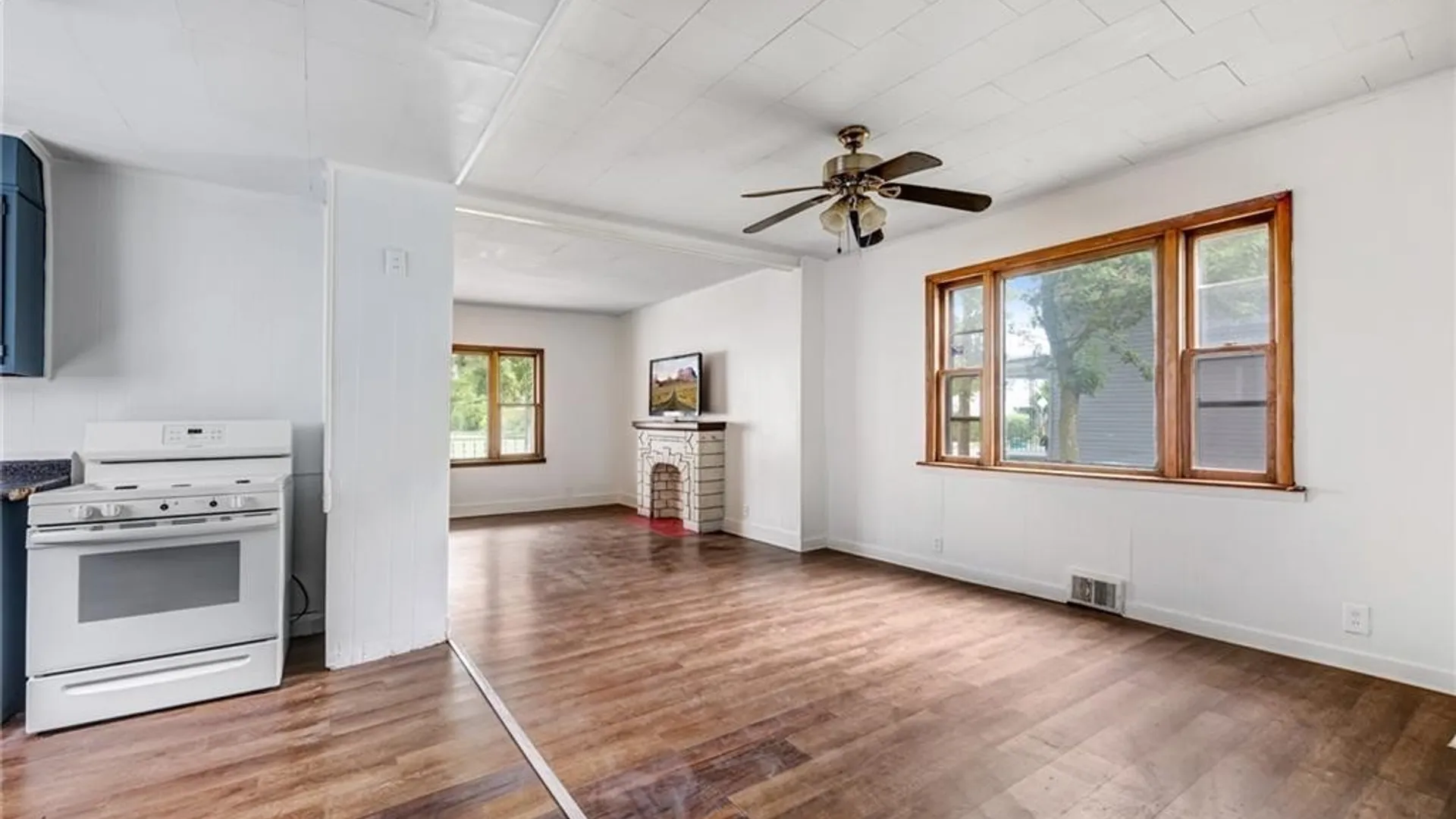 Property at 235 Courtland Avenue, Buffalo, NY 14215 13