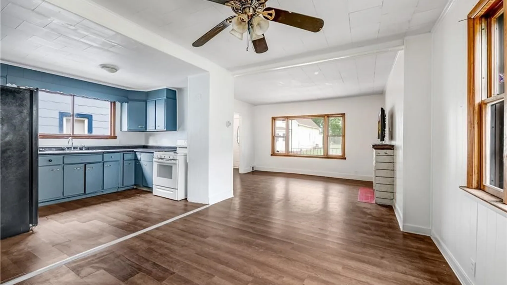 Property at 235 Courtland Avenue, Buffalo, NY 14215 14
