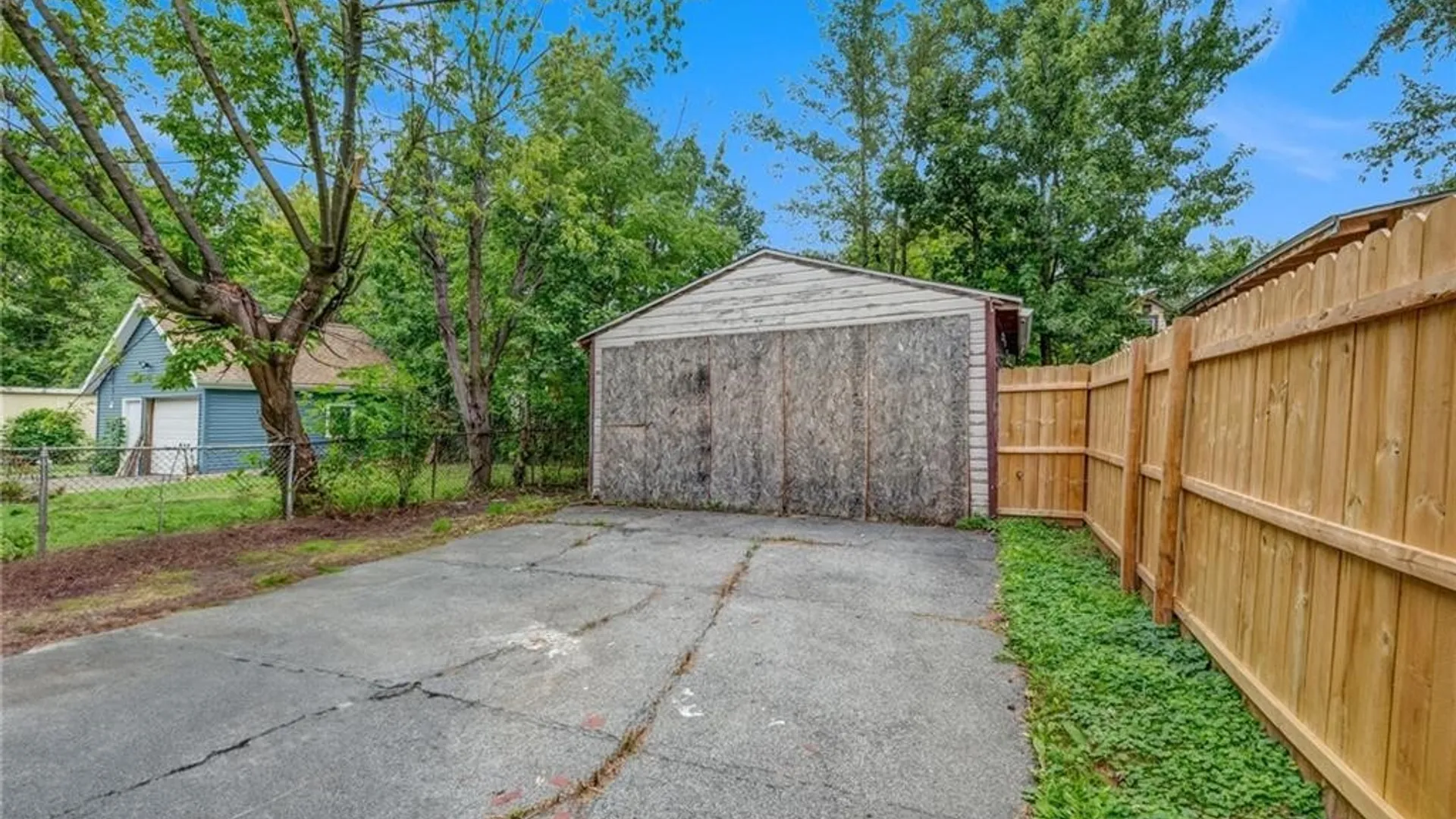 Property at 235 Courtland Avenue, Buffalo, NY 14215 35
