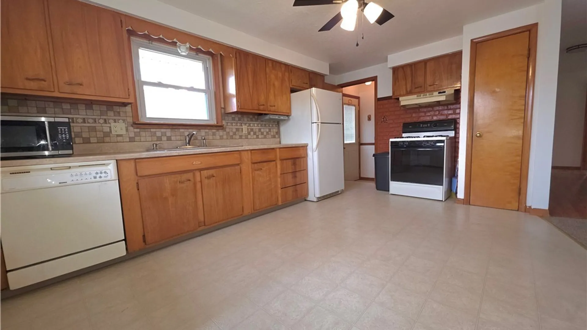 Property at 160 Weyand Avenue, Buffalo, NY 14210 4