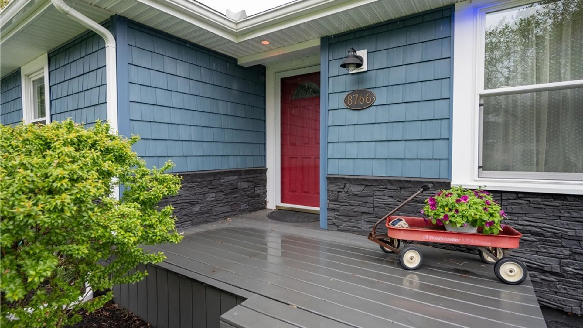 Property at 8766 Violet Parkway, Eden, NY 14057 4