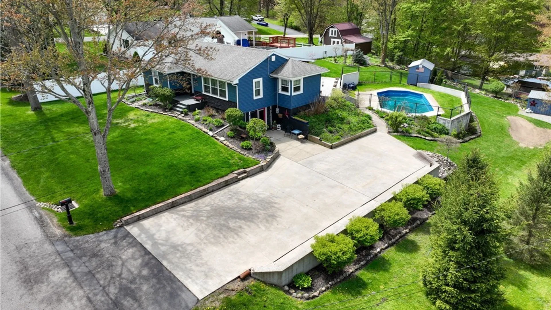 Property at 8766 Violet Parkway, Eden, NY 14057 5