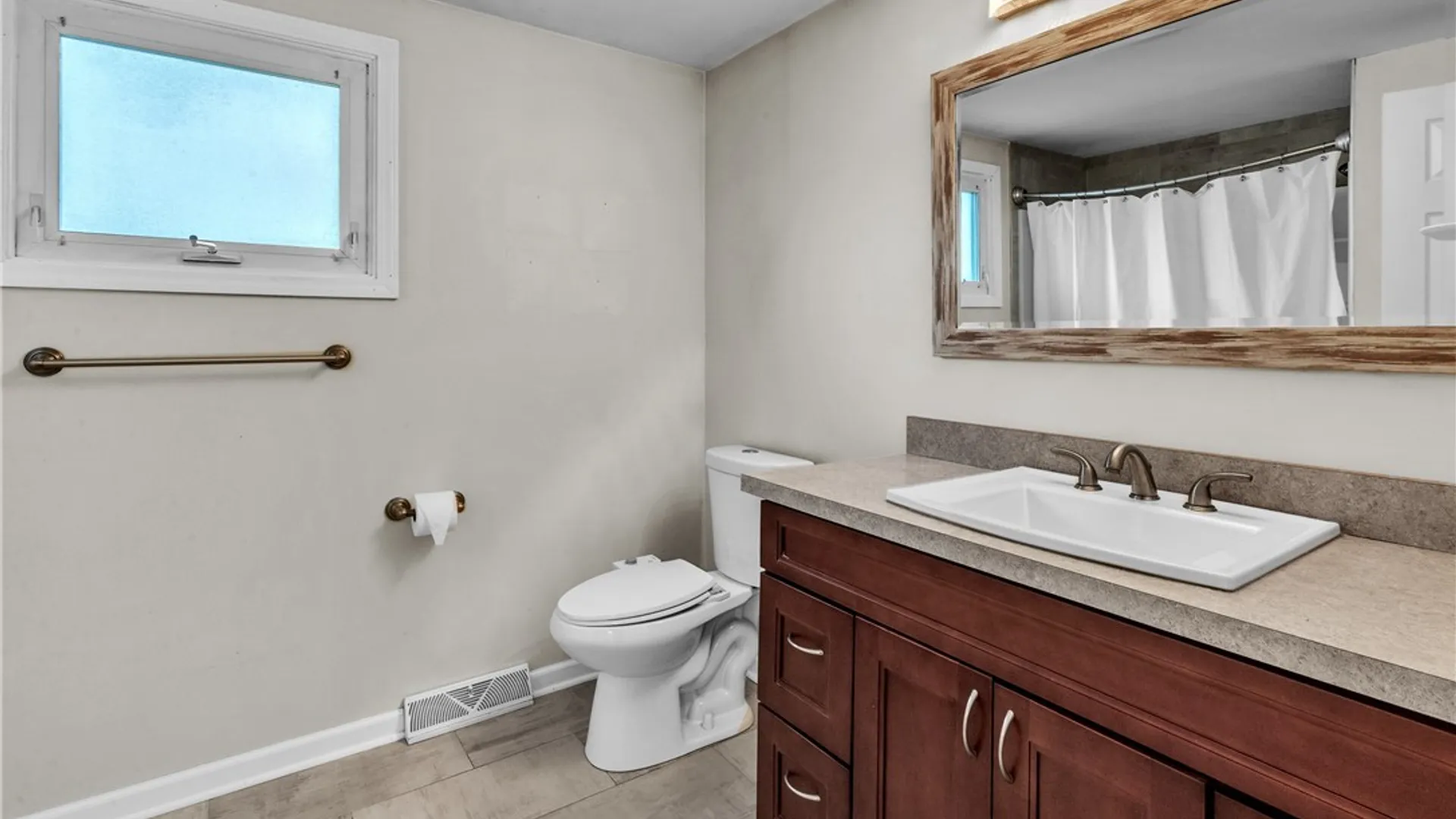 Property at 13 Grand Prix Drive, Cheektowaga, NY 14227 25