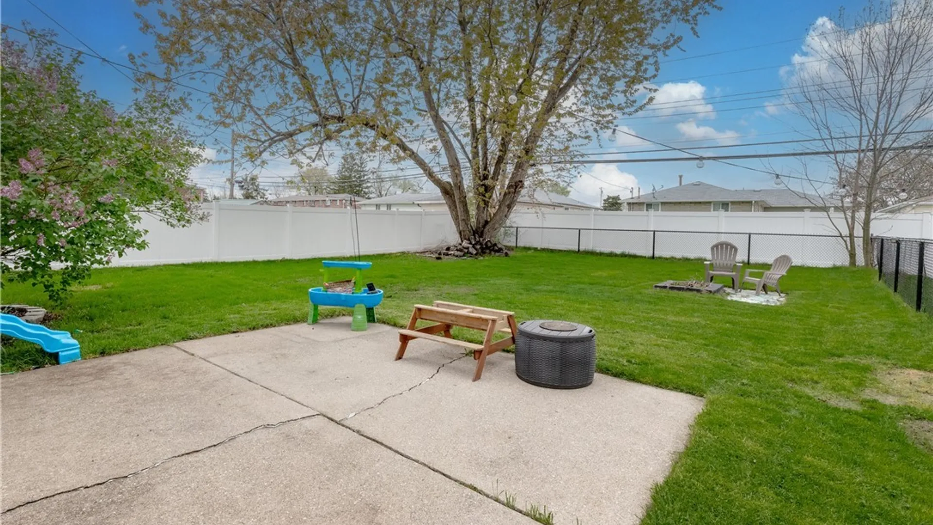 Property at 13 Grand Prix Drive, Cheektowaga, NY 14227 35