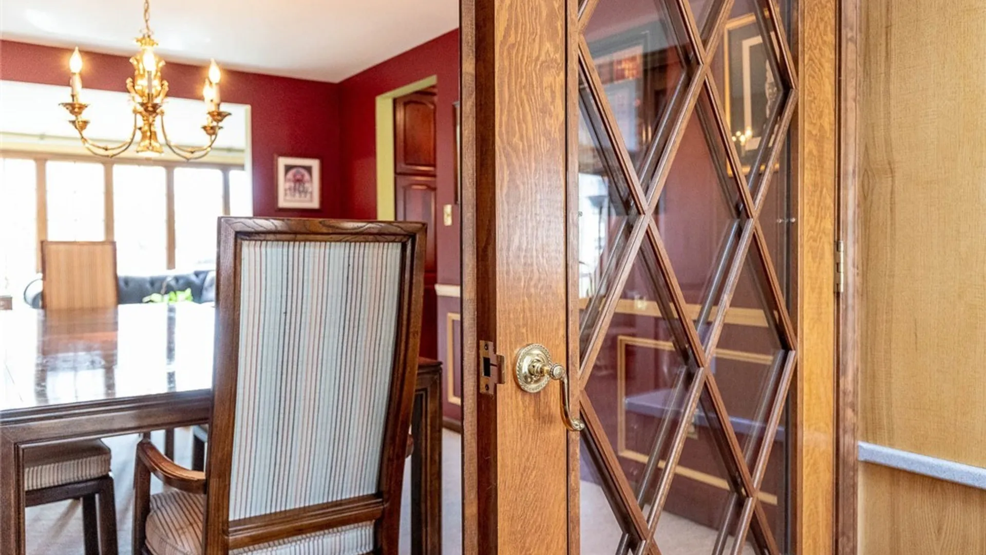 Property at 26 Heritage Rd W, Amherst, NY 14221 16