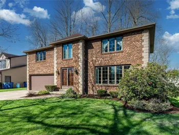 Property at 26 Heritage Rd W, Amherst, NY 14221