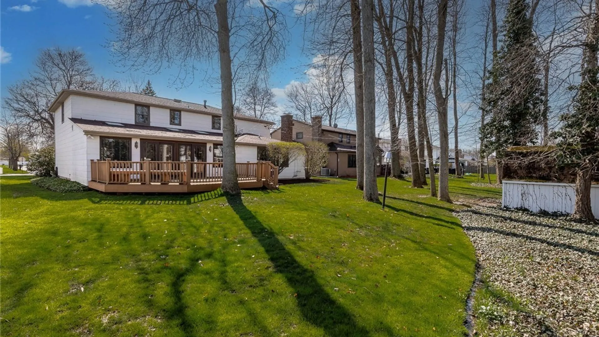 Property at 26 Heritage Rd W, Amherst, NY 14221 32
