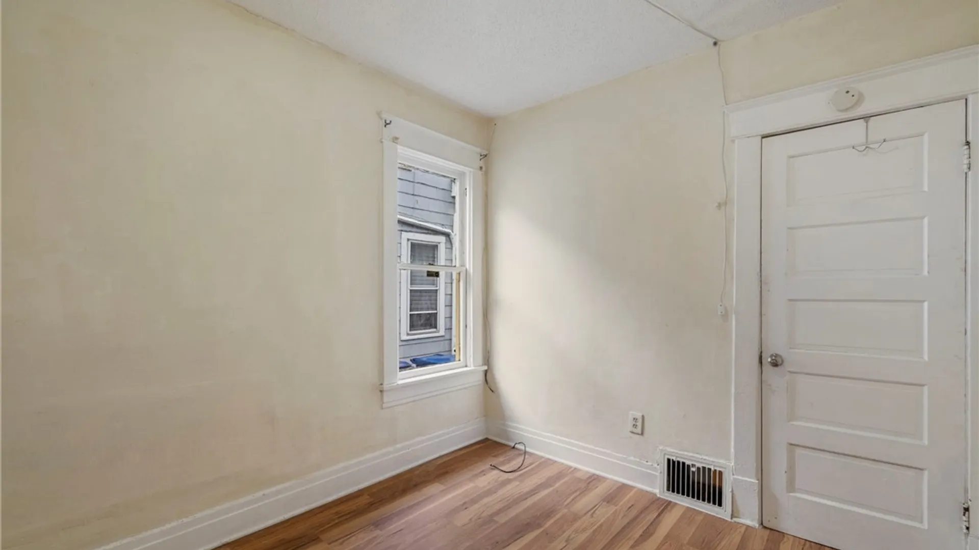 Property at 39 Alma Avenue, Buffalo, NY 14215 11