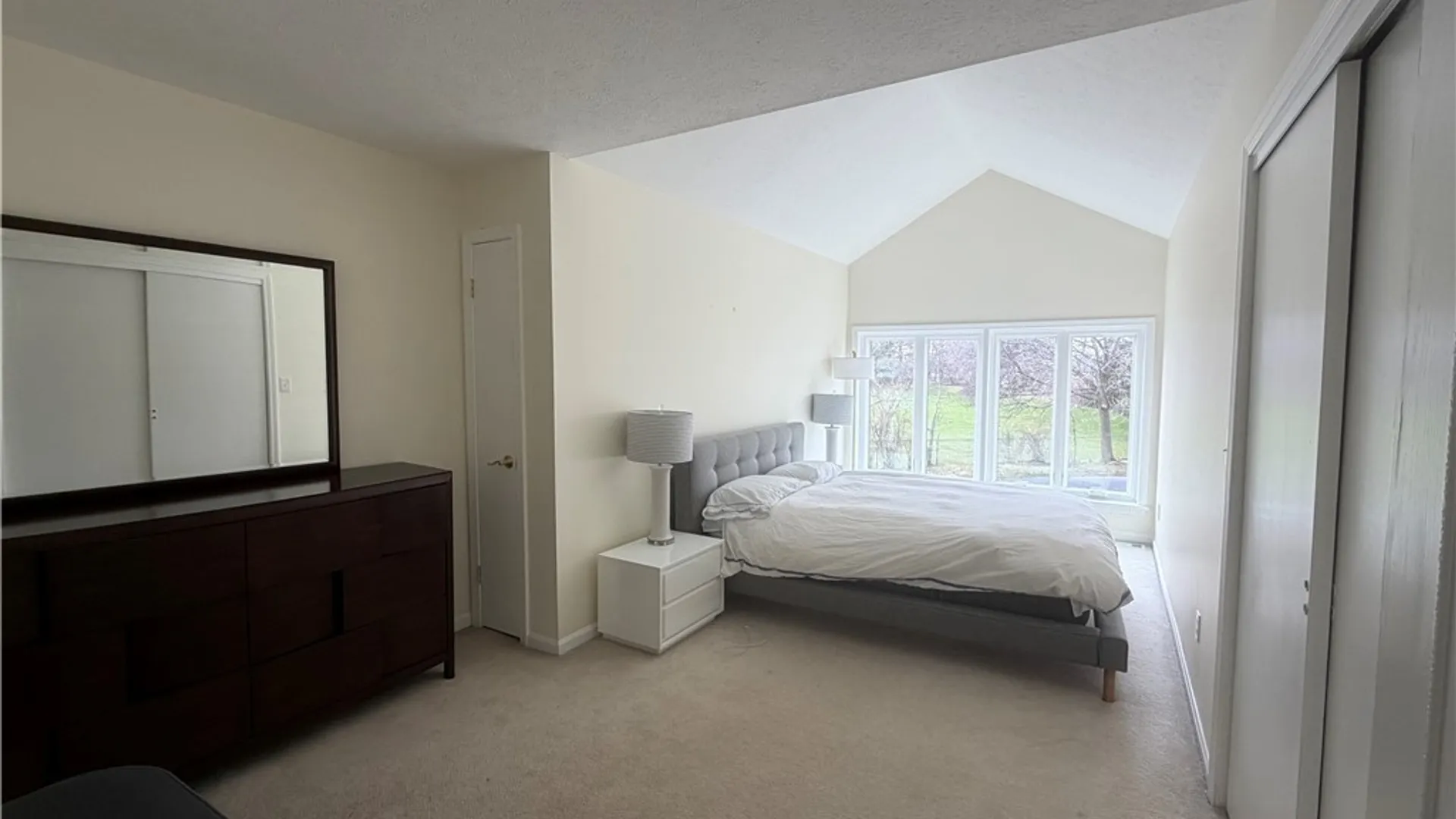 Property at 5 Hidden Springs Drive, Pittsford, NY 14534 18