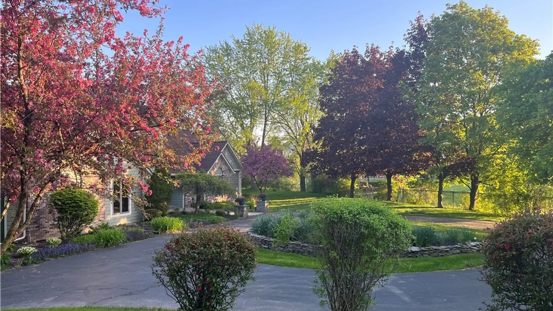 Property at 5 Hidden Springs Drive, Pittsford, NY 14534 7