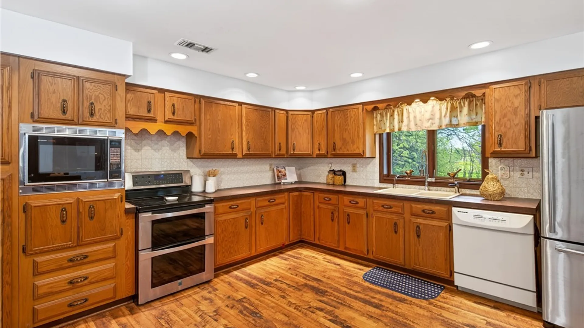 Property at 4115 Mapleton Road, Pendleton, NY 14094 15