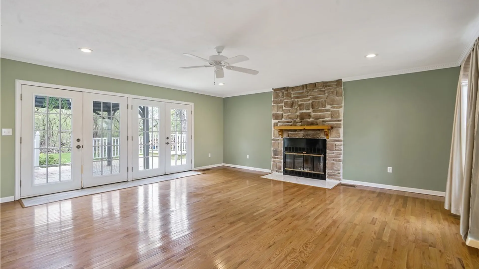 Property at 4985 Woodmark Drive, Clay, NY 13088 20