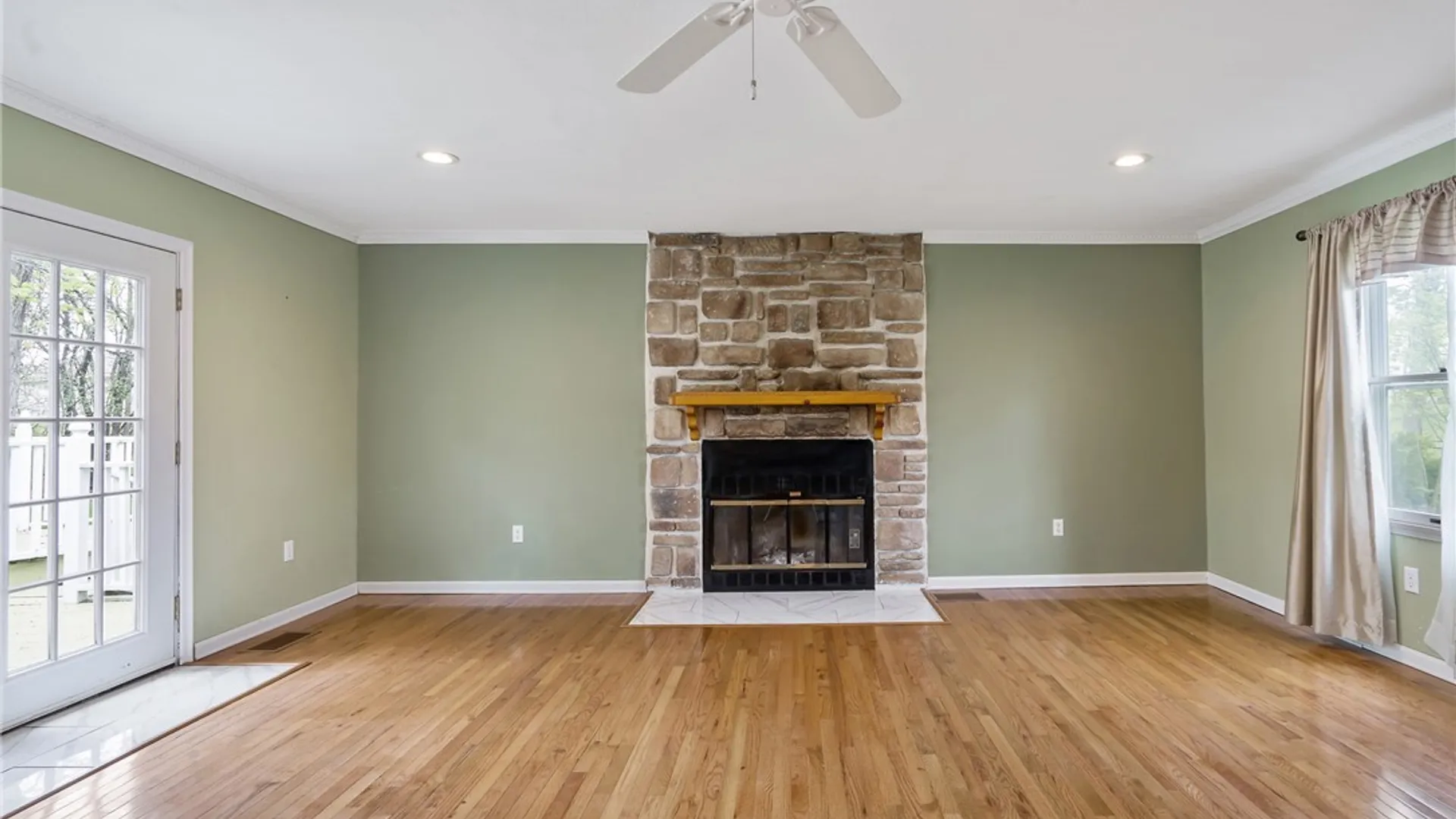 Property at 4985 Woodmark Drive, Clay, NY 13088 22