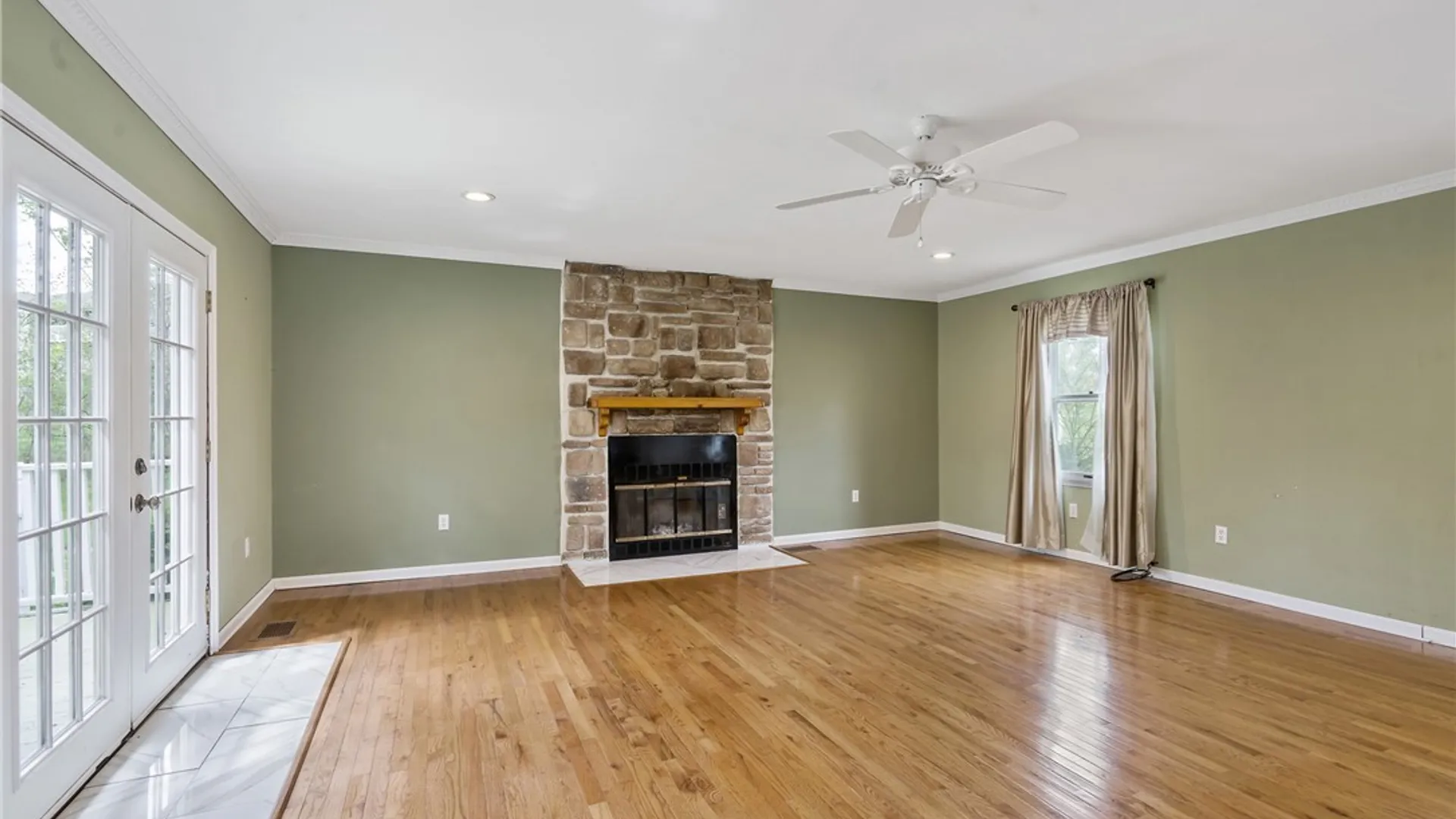 Property at 4985 Woodmark Drive, Clay, NY 13088 23