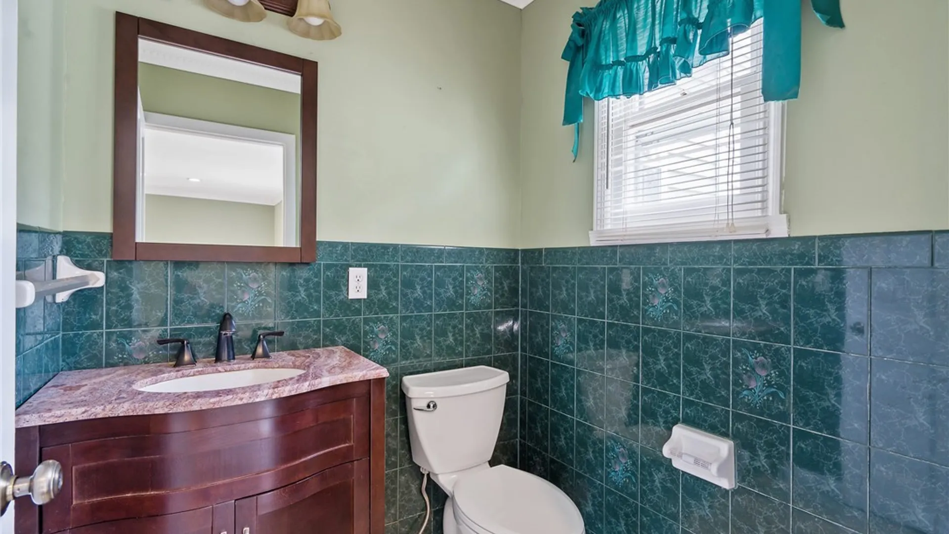Property at 4985 Woodmark Drive, Clay, NY 13088 24