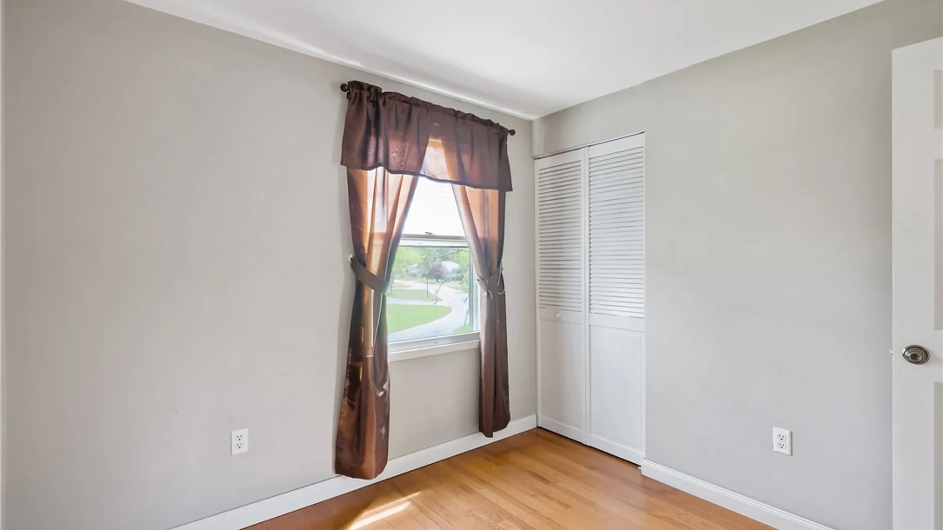 Property at 4985 Woodmark Drive, Clay, NY 13088 26