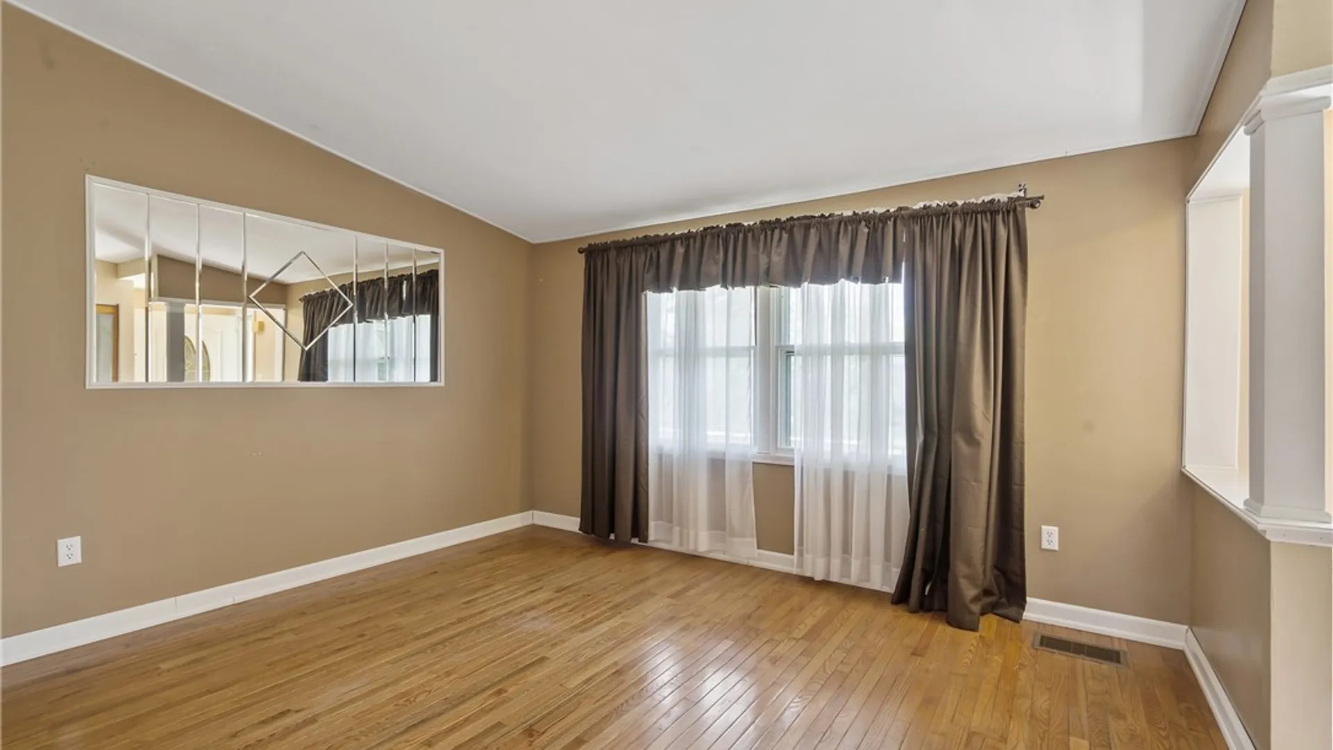 Property at 4985 Woodmark Drive, Clay, NY 13088 6