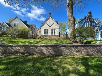 Property at 76 Ballantyne Brae, Utica, NY 13501