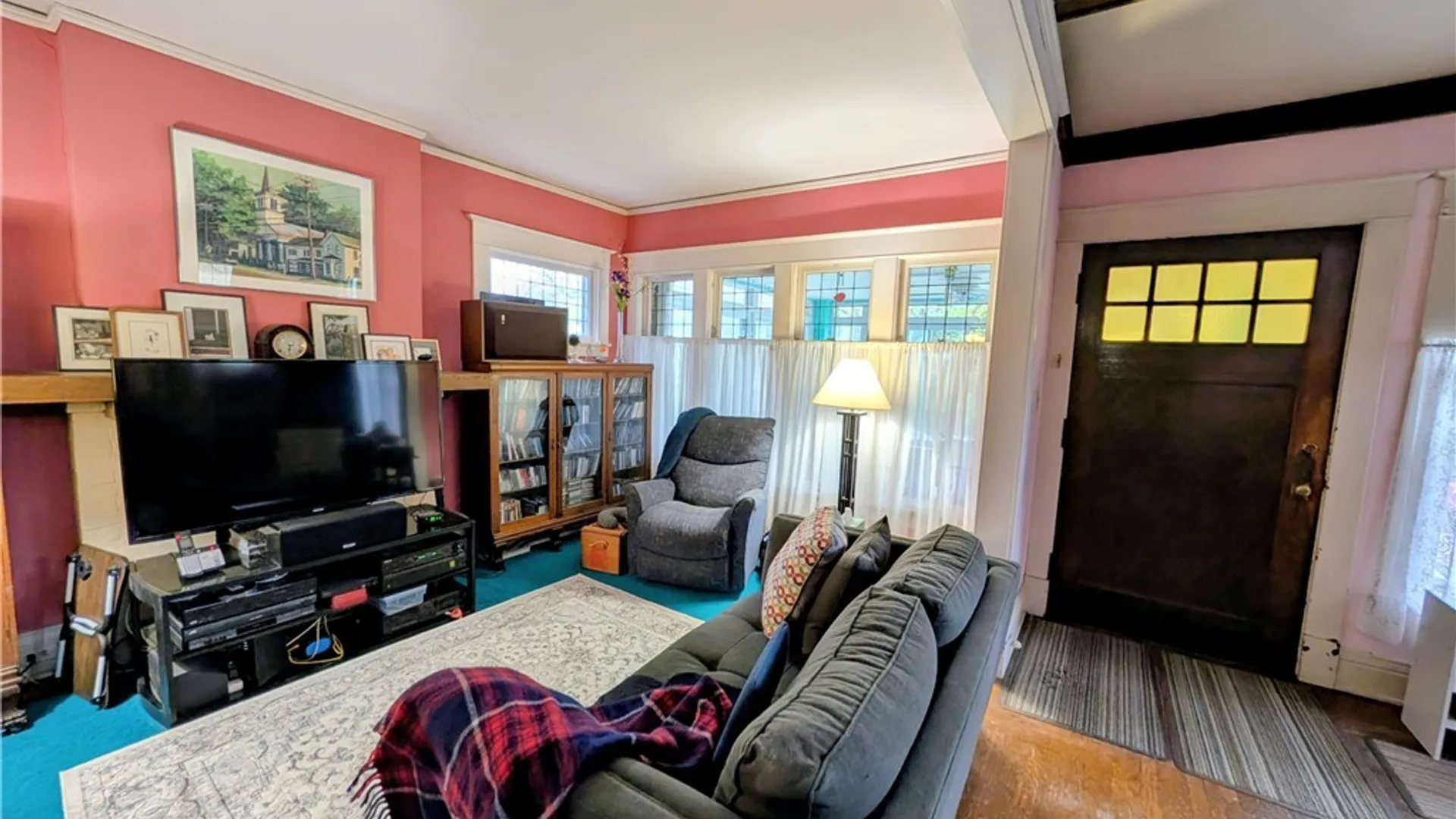 Property at 84 Oakwood Place, Buffalo, NY 14214 12