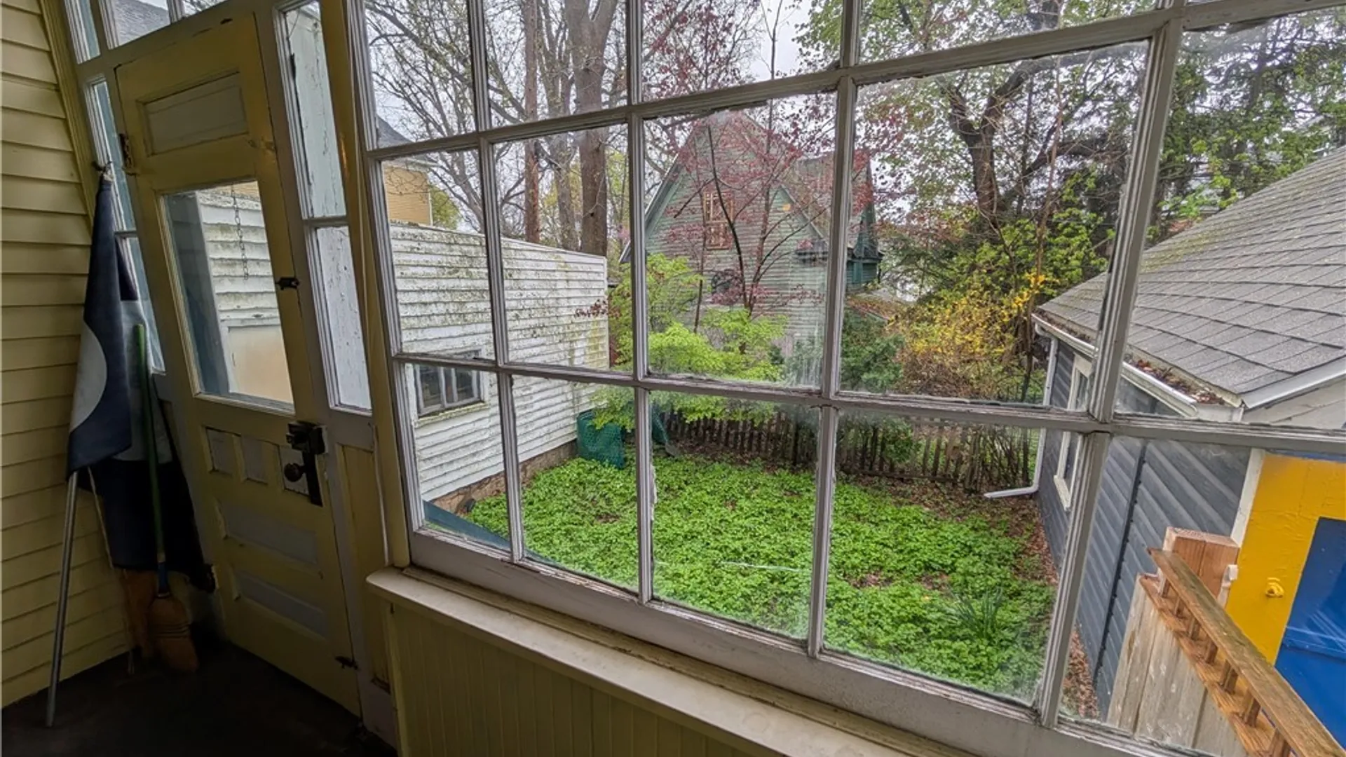 Property at 84 Oakwood Place, Buffalo, NY 14214 27