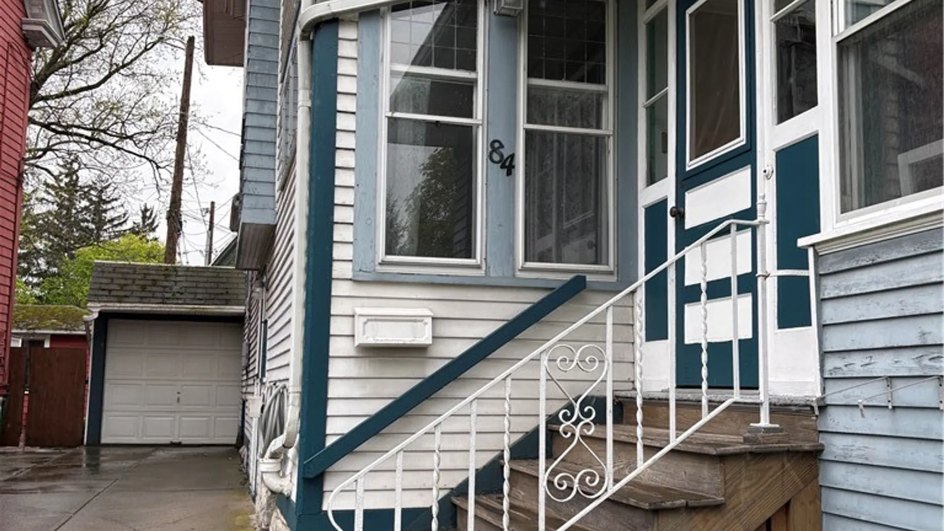 Property at 84 Oakwood Place, Buffalo, NY 14214 3