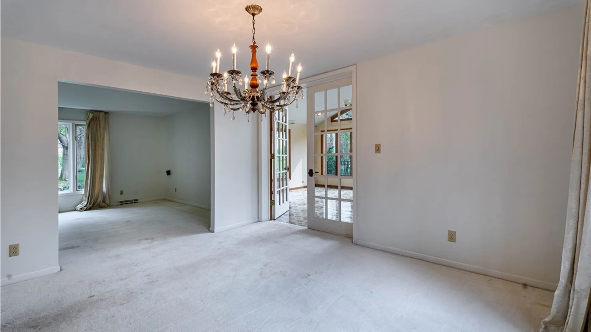 Property at 121 Deer Run, Amherst, NY 14221 11