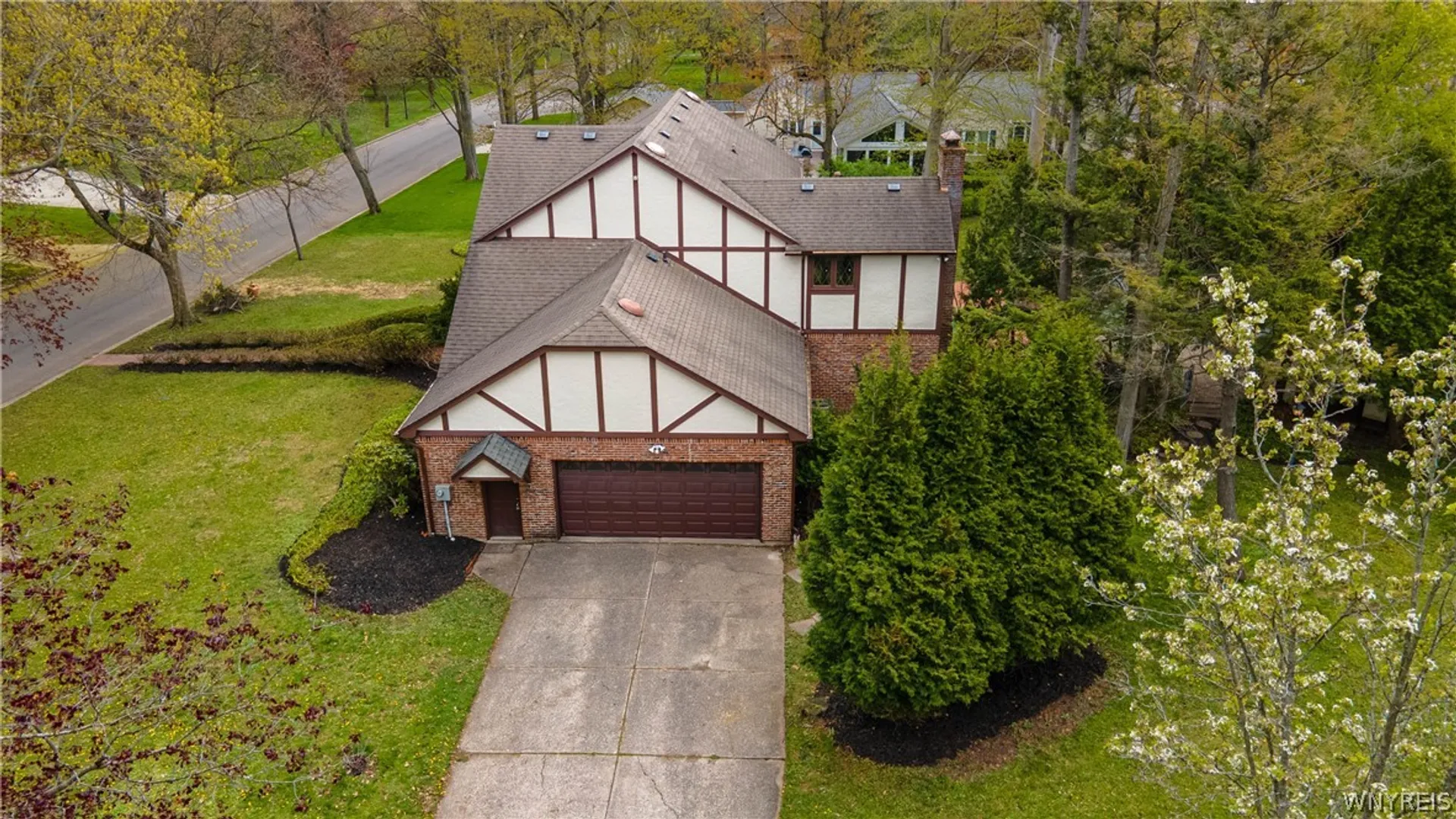 Property at 121 Deer Run, Amherst, NY 14221 44