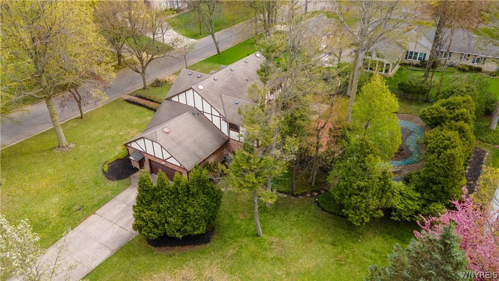 Property at 121 Deer Run, Amherst, NY 14221 45
