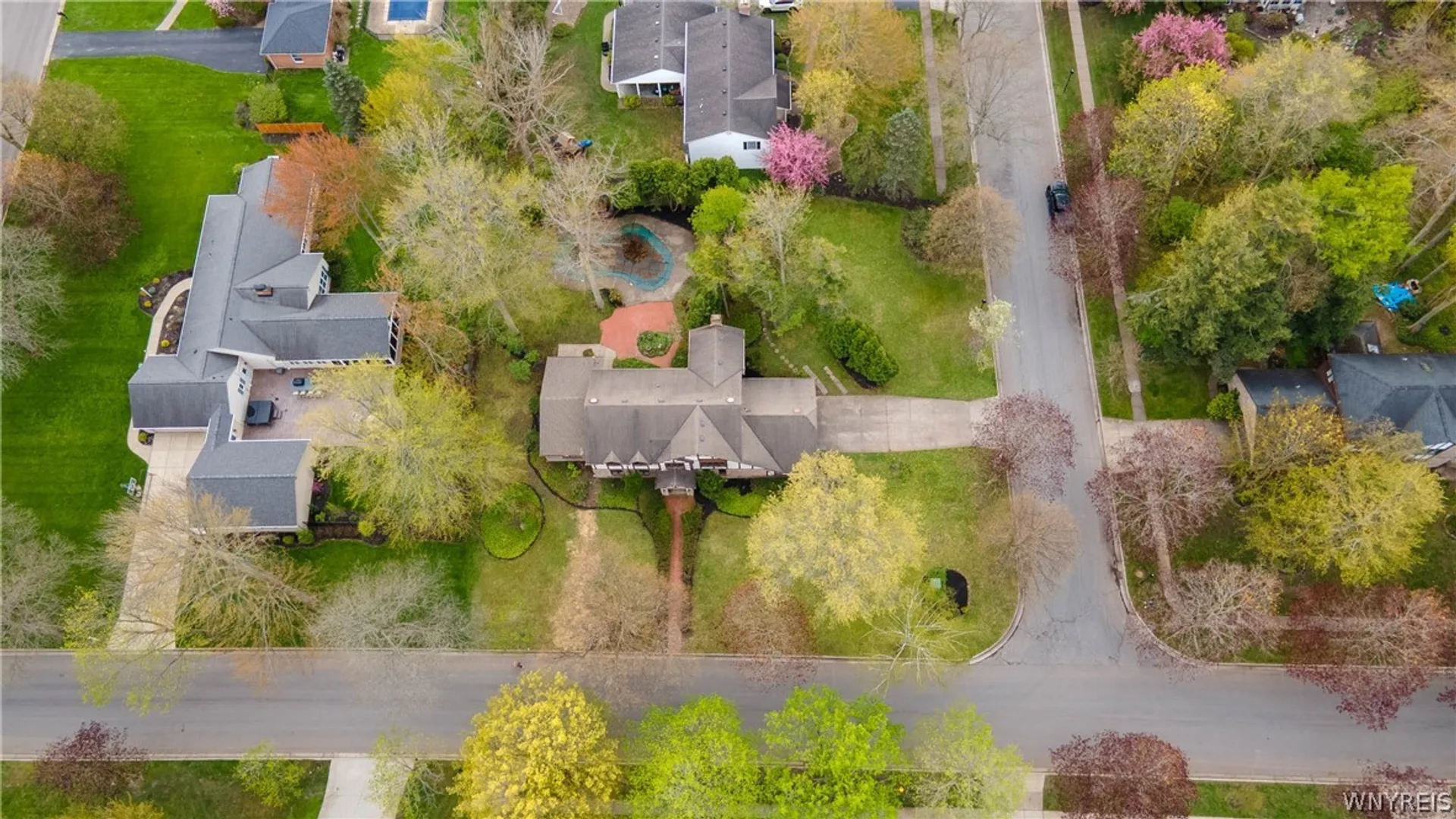Property at 121 Deer Run, Amherst, NY 14221 47