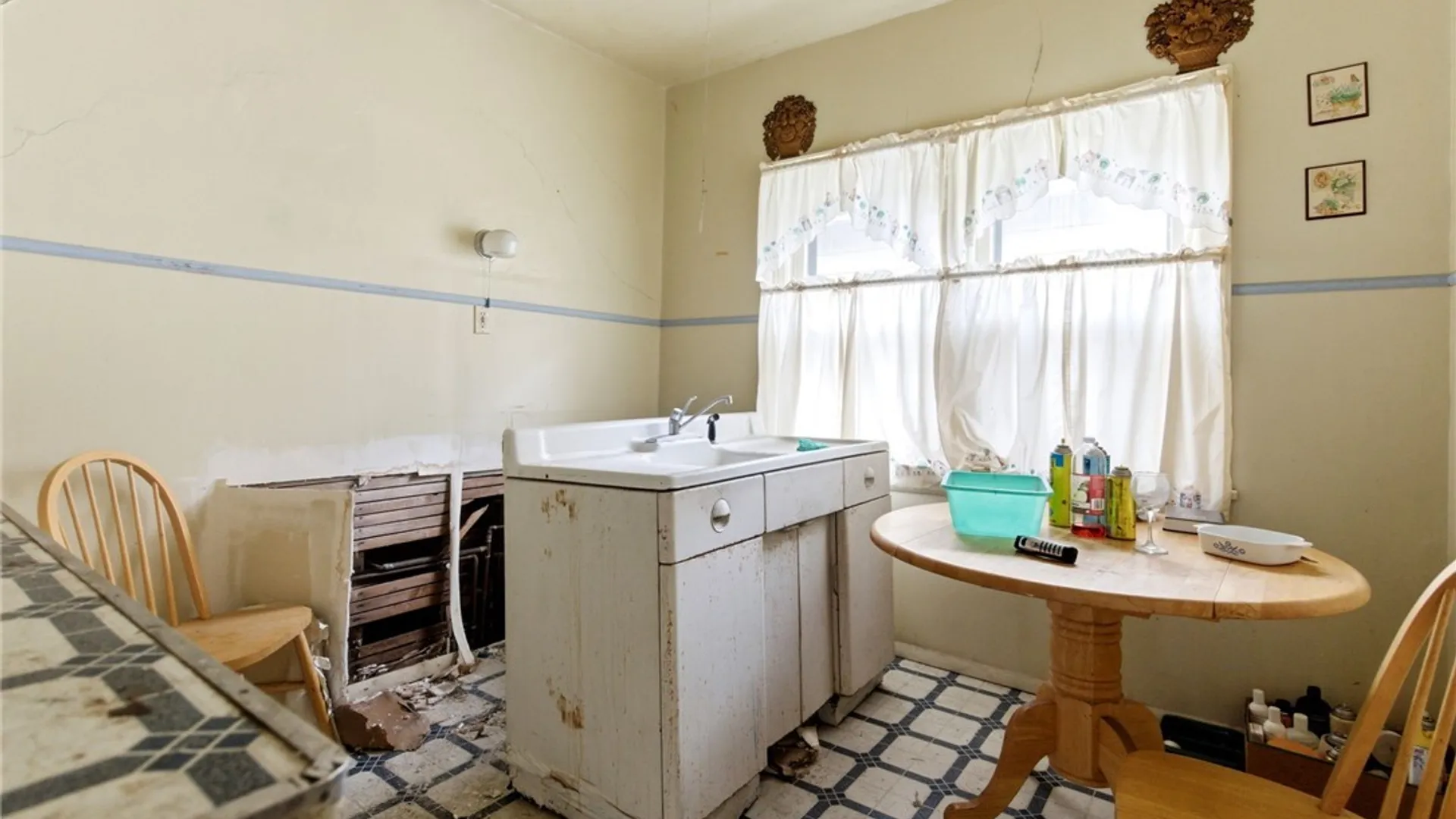 Property at 208 Loring Avenue, Buffalo, NY 14214 11