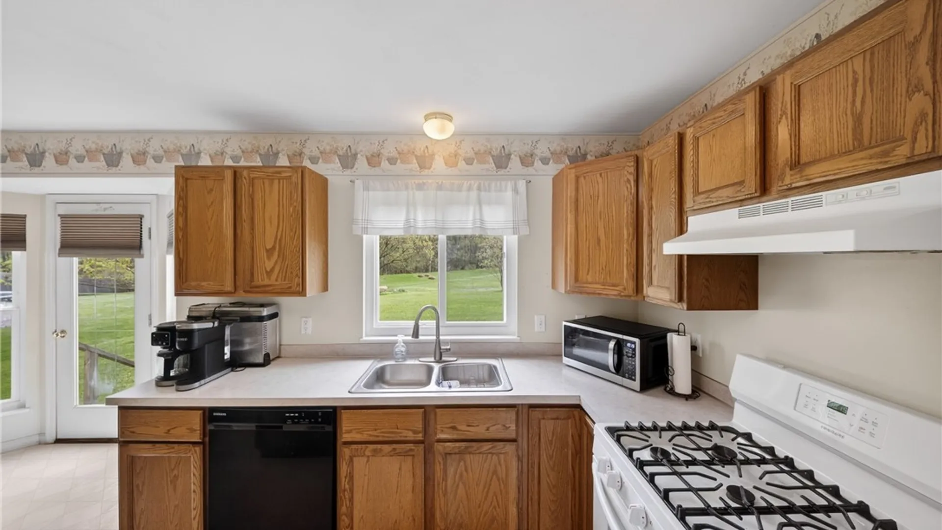 Property at 55 Chaucer Circle, Lysander, NY 13027 10