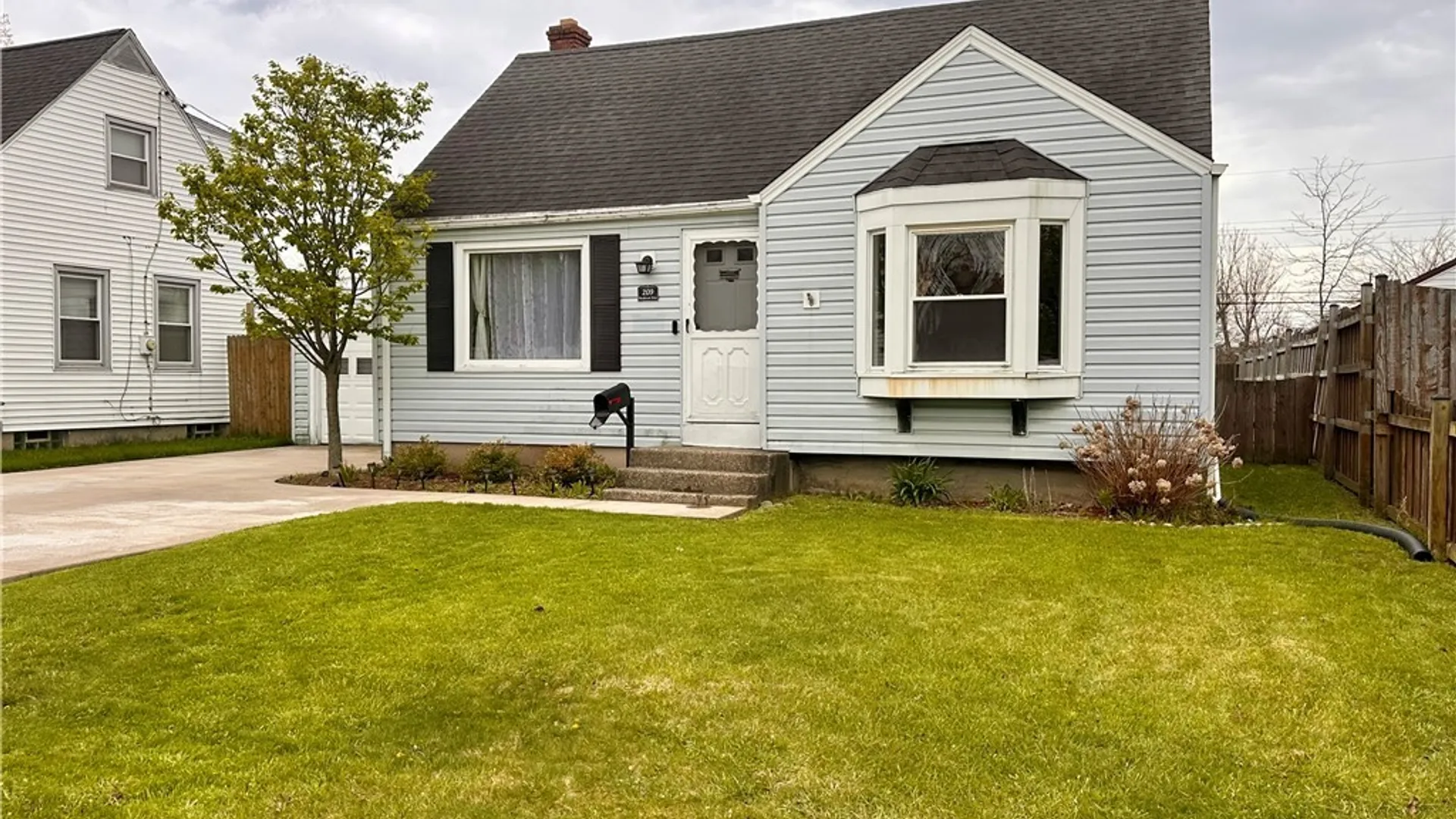Property at 209 Westbrook Drive, Cheektowaga, NY 14225 2