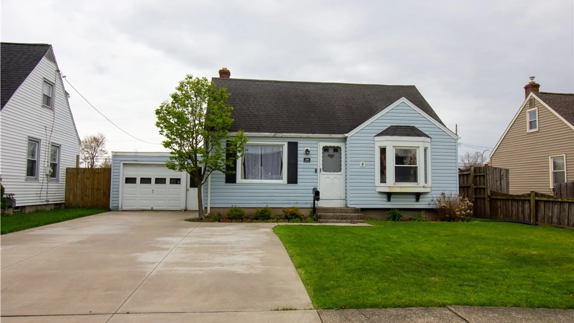 Property at 209 Westbrook Drive, Cheektowaga, NY 14225 3