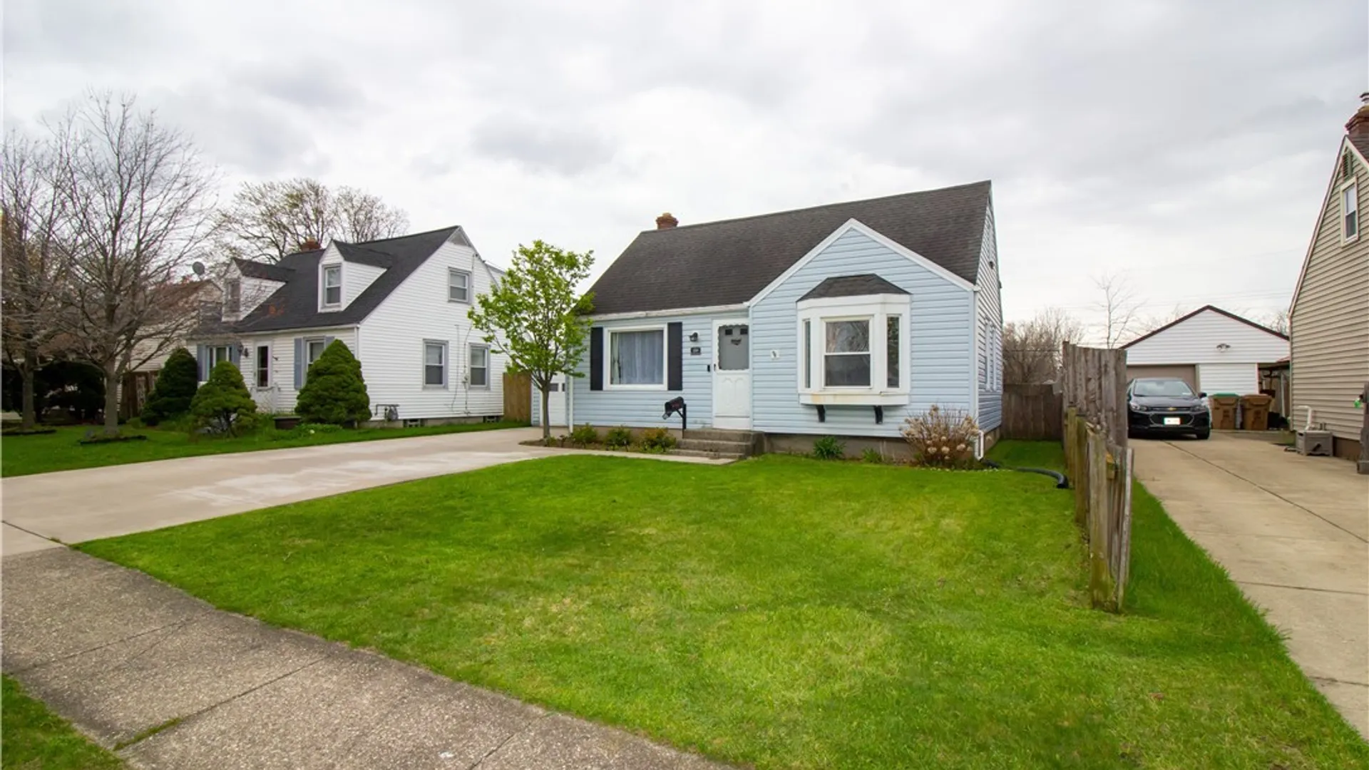 Property at 209 Westbrook Drive, Cheektowaga, NY 14225 4