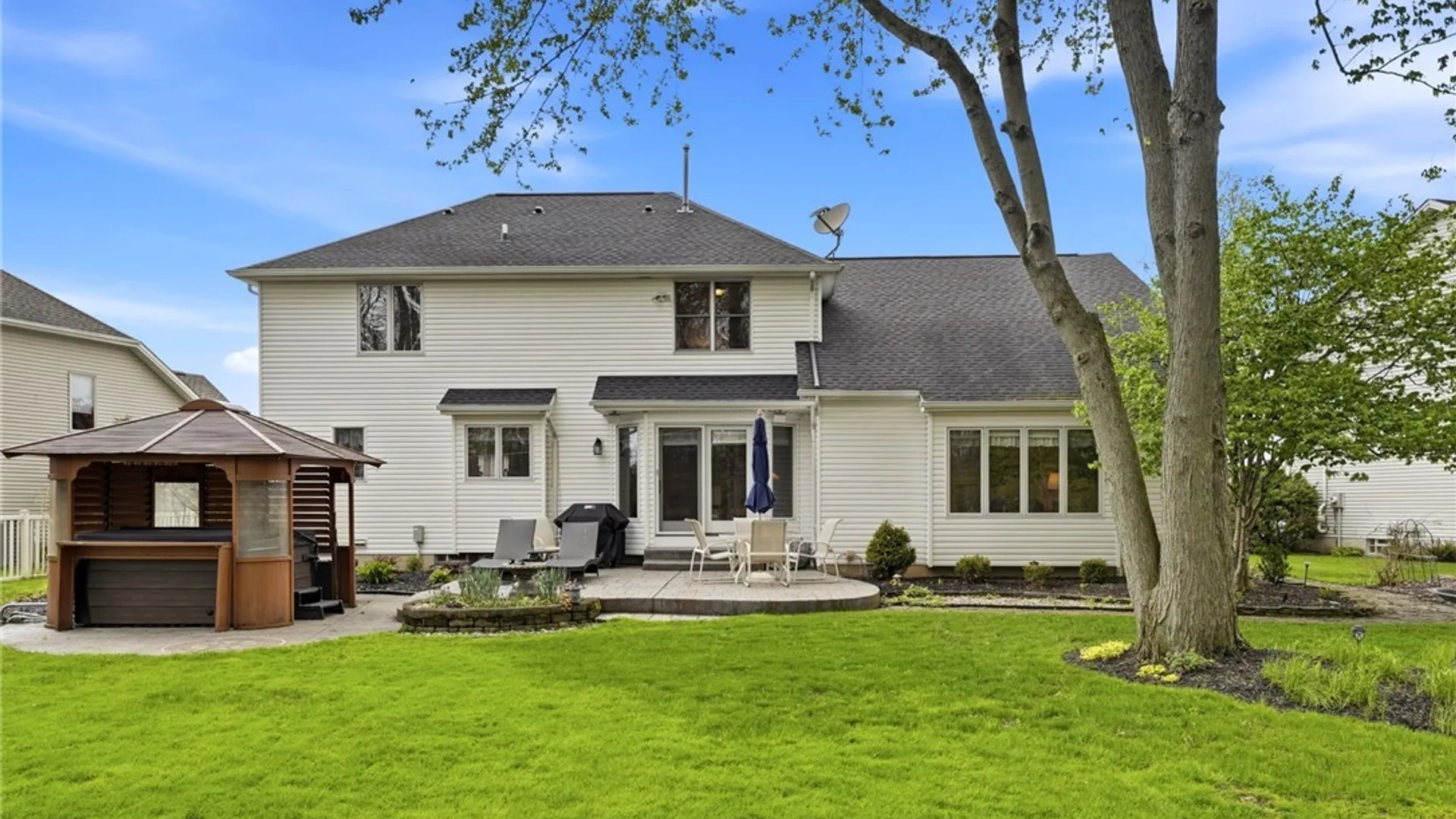 Property at 31 Apple Blossom Boulevard, Lancaster, NY 14086 44