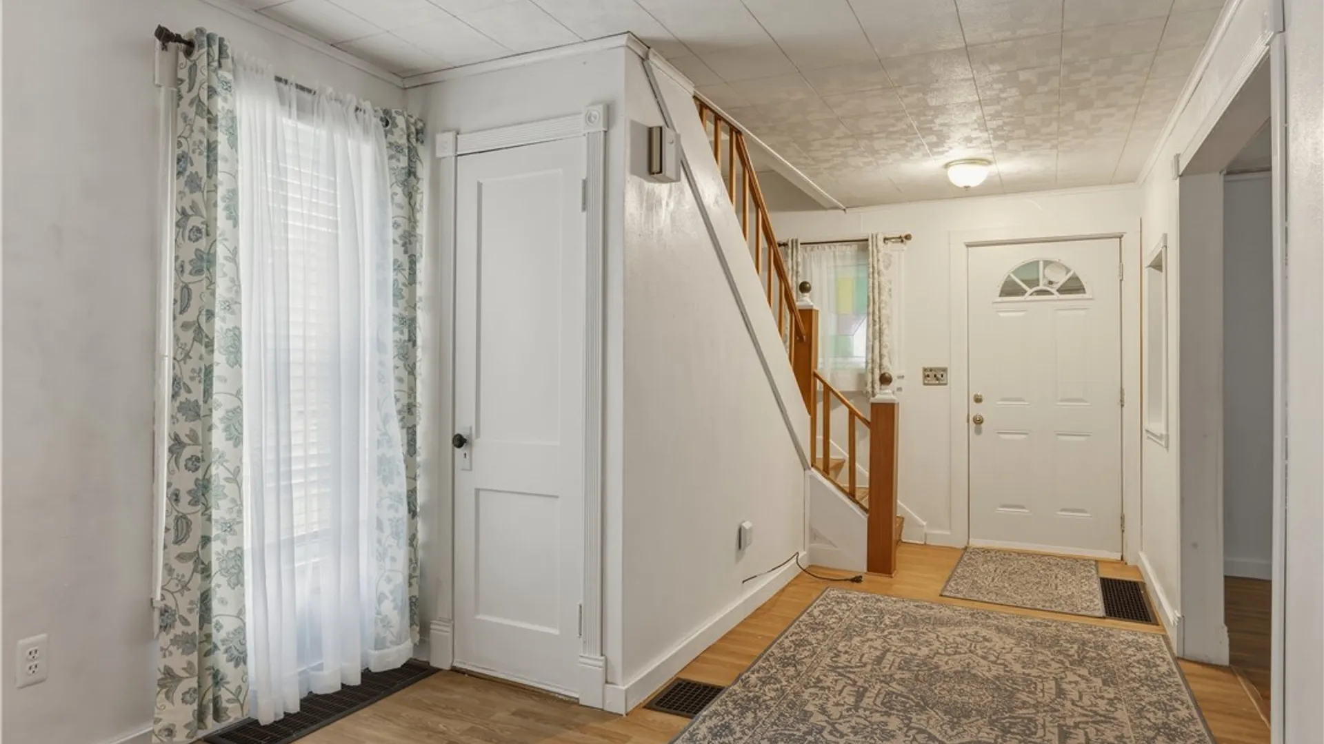 Property at 719 Seneca Place, Elmira City, NY 14904 5